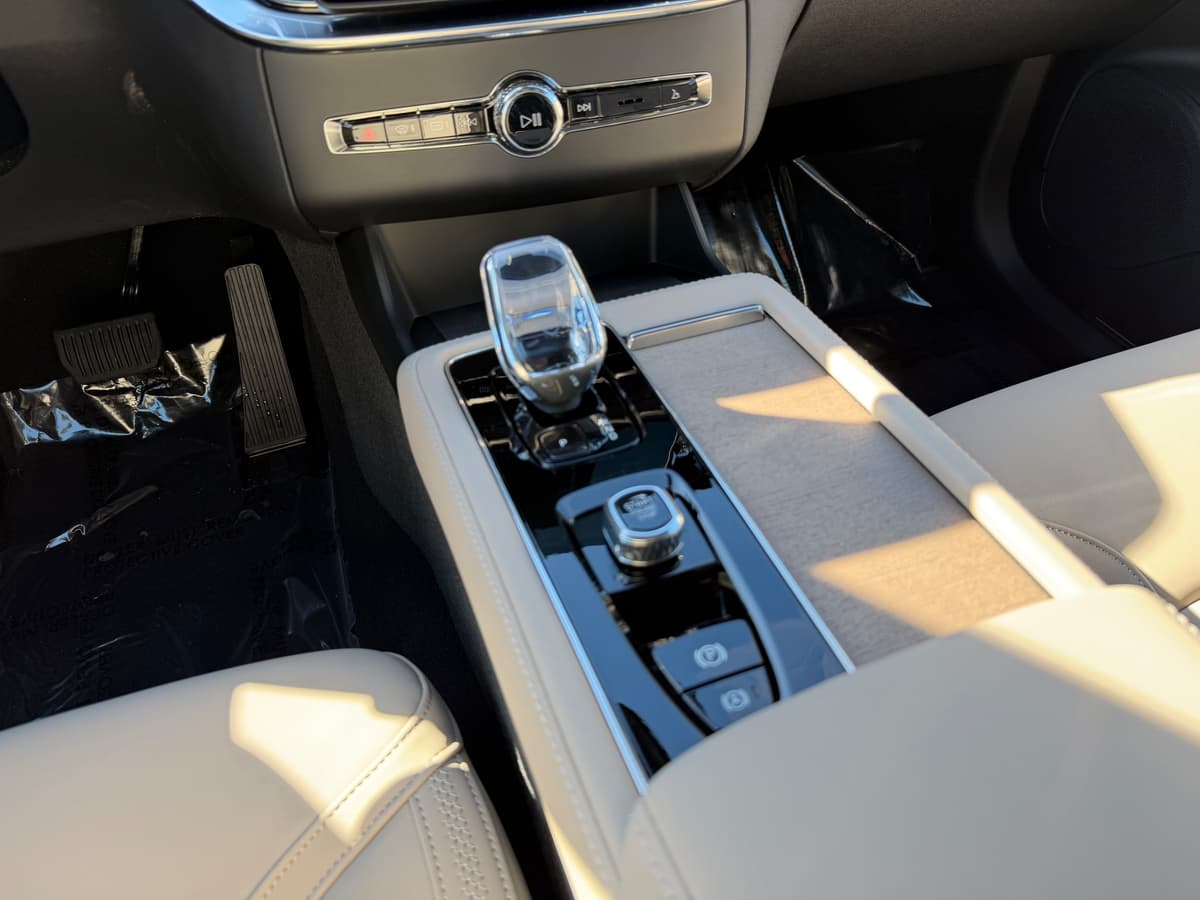 2026 Volvo XC90 - Image 14