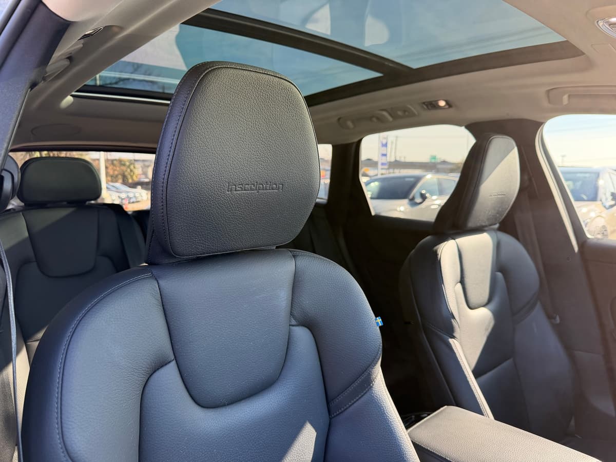 2020 Volvo XC60 - Image 11