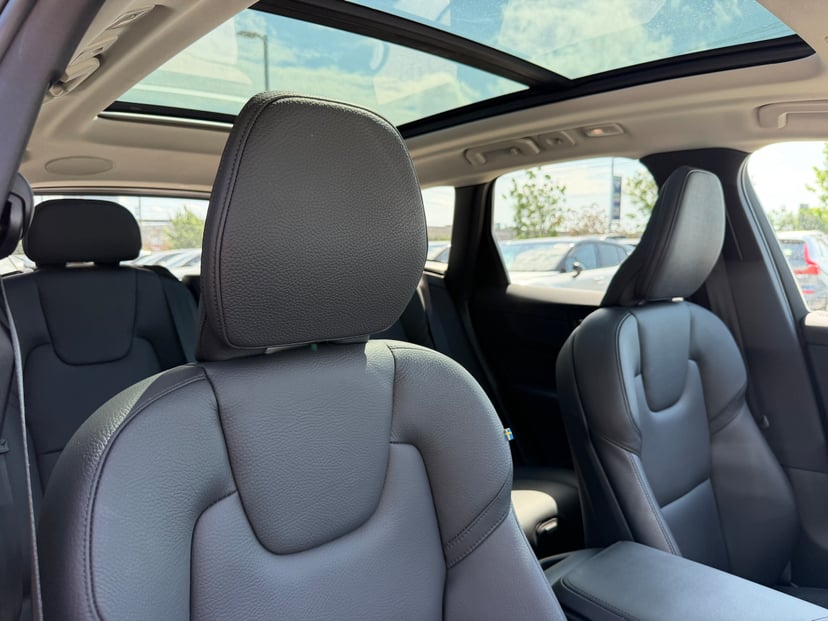 2023 Volvo XC60 - Image 10