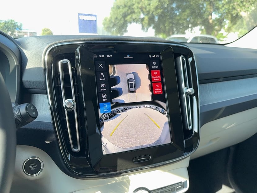 2026 Volvo XC40 - Image 21