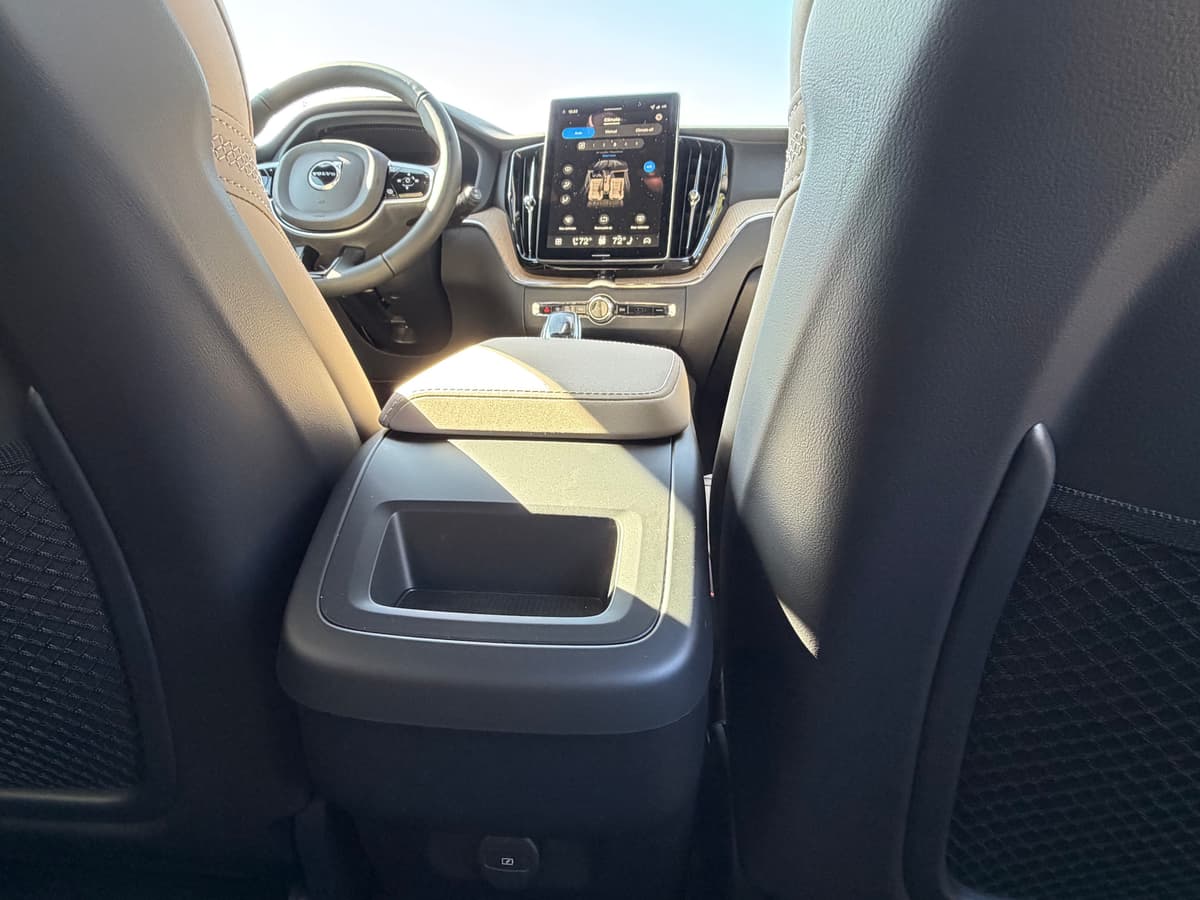 2026 Volvo XC60 - Image 11