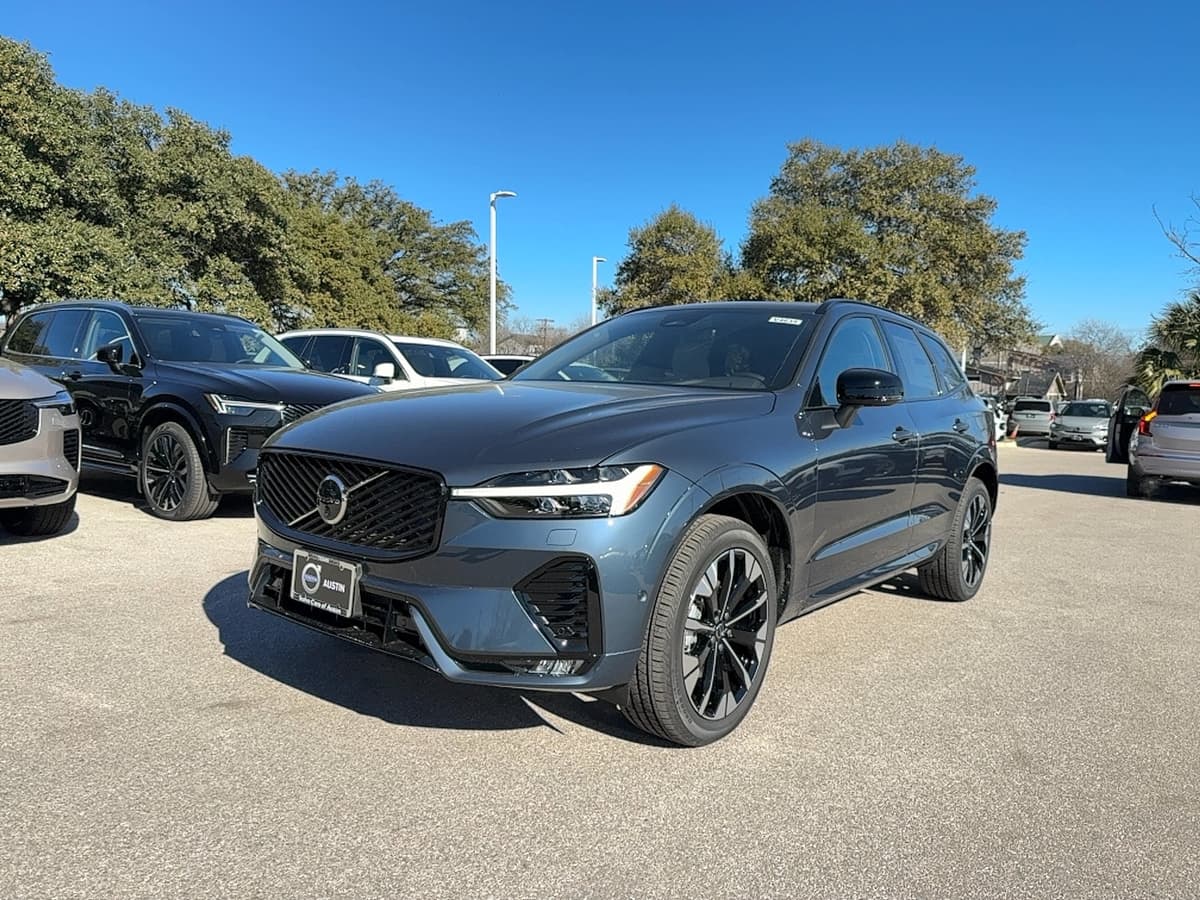 2026 Volvo XC60 - Image 2