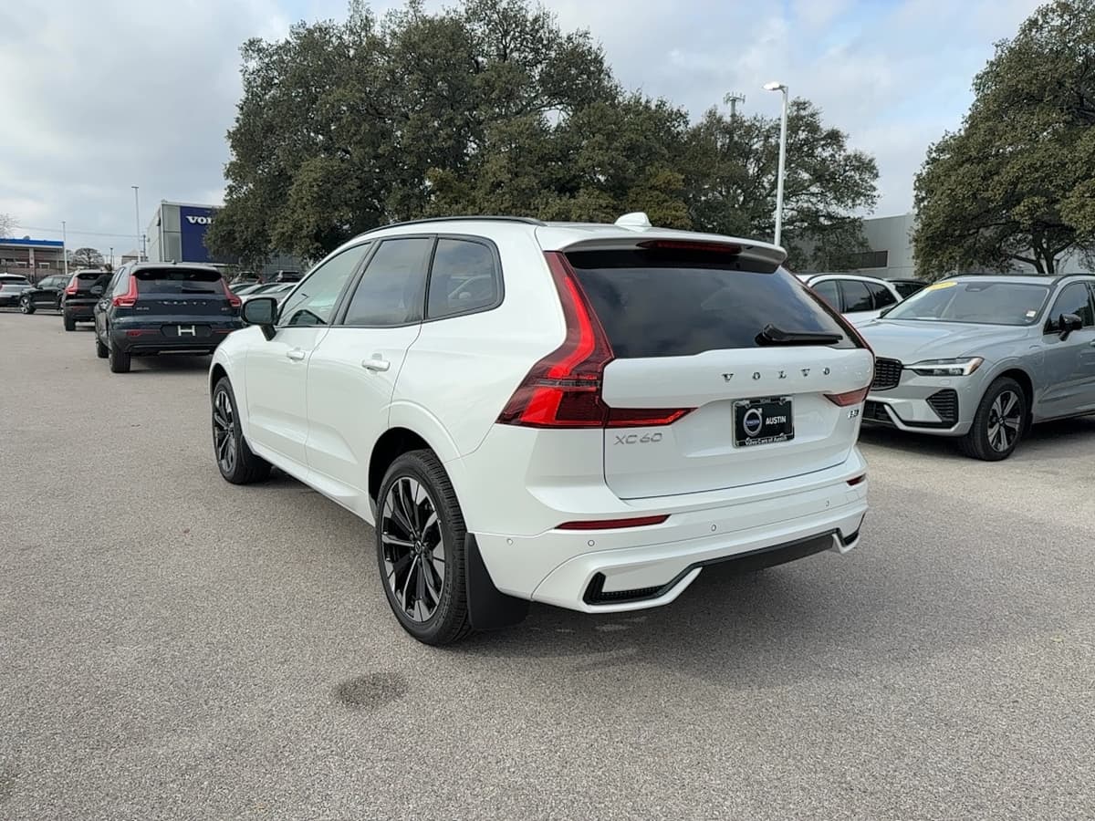 2026 Volvo XC60 - Image 4