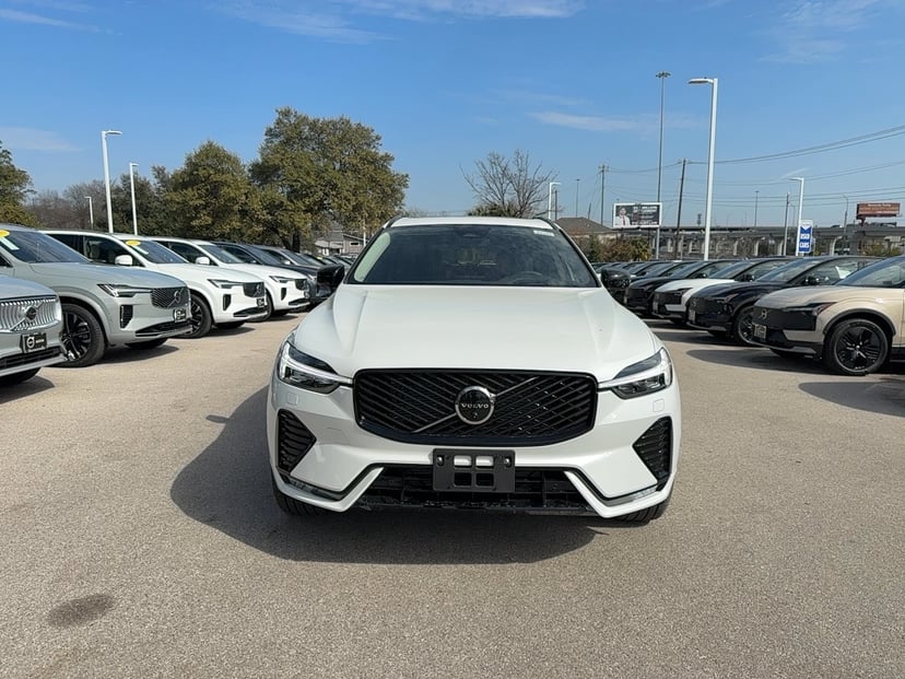 2026 Volvo XC60 - Image 8