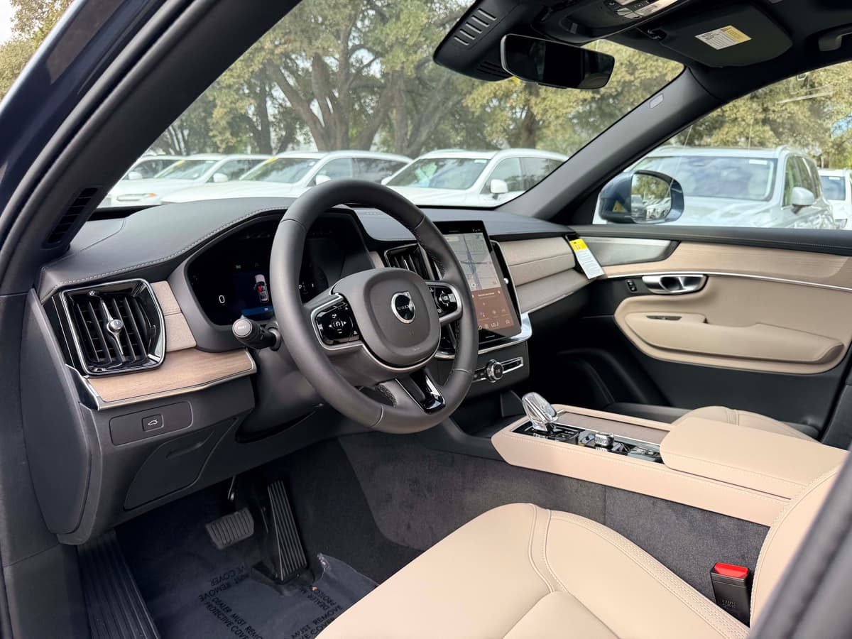 2026 Volvo XC90 - Image 11
