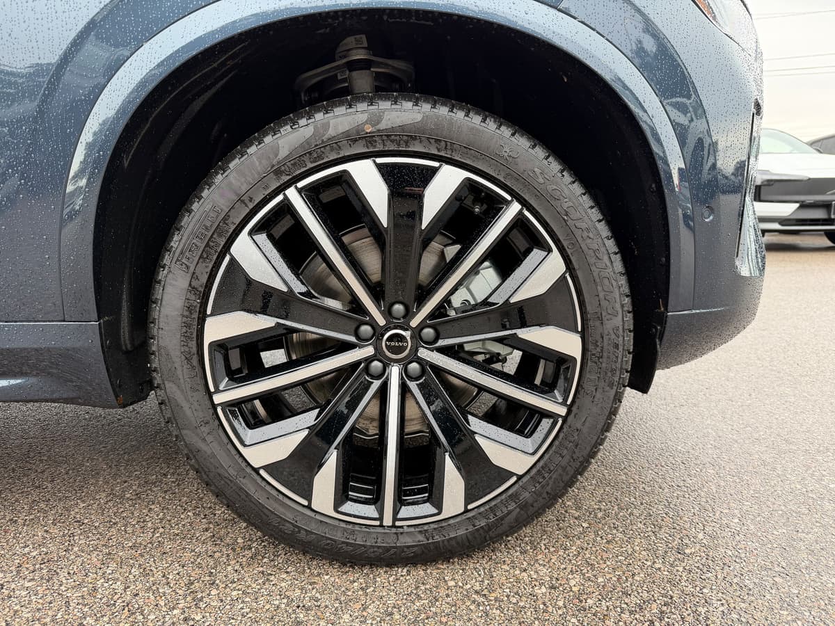 2026 Volvo XC90 - Image 7