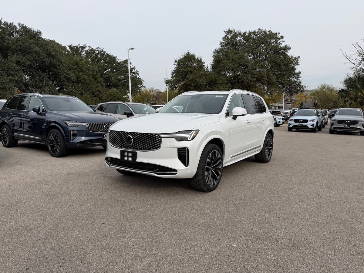 2026 Volvo XC90 - Image 2