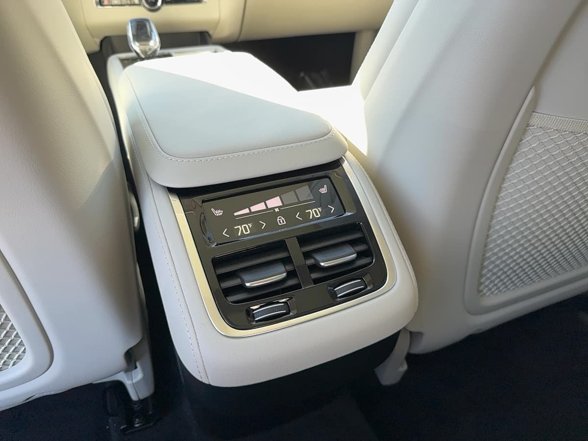 2026 Volvo XC90 - Image 18