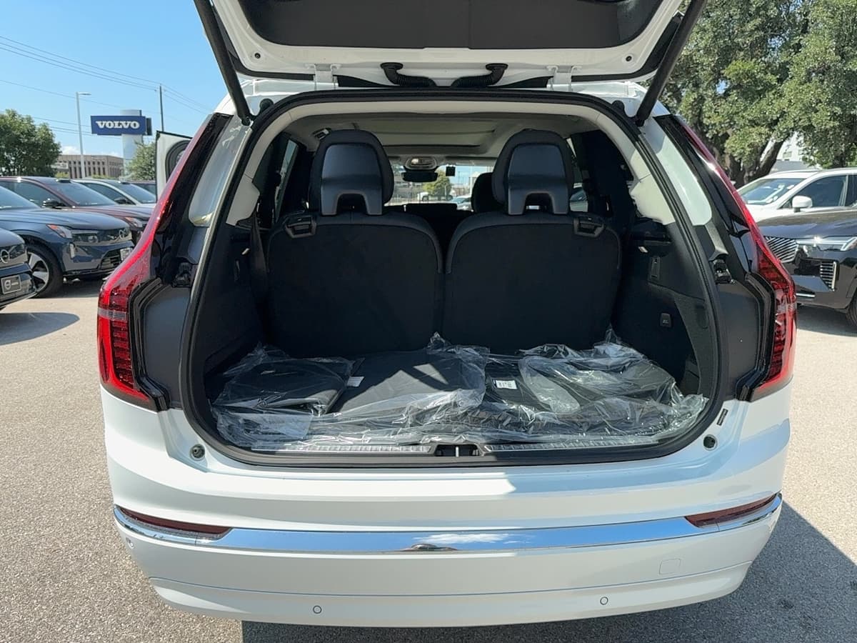 2025 Volvo XC90 - Image 26