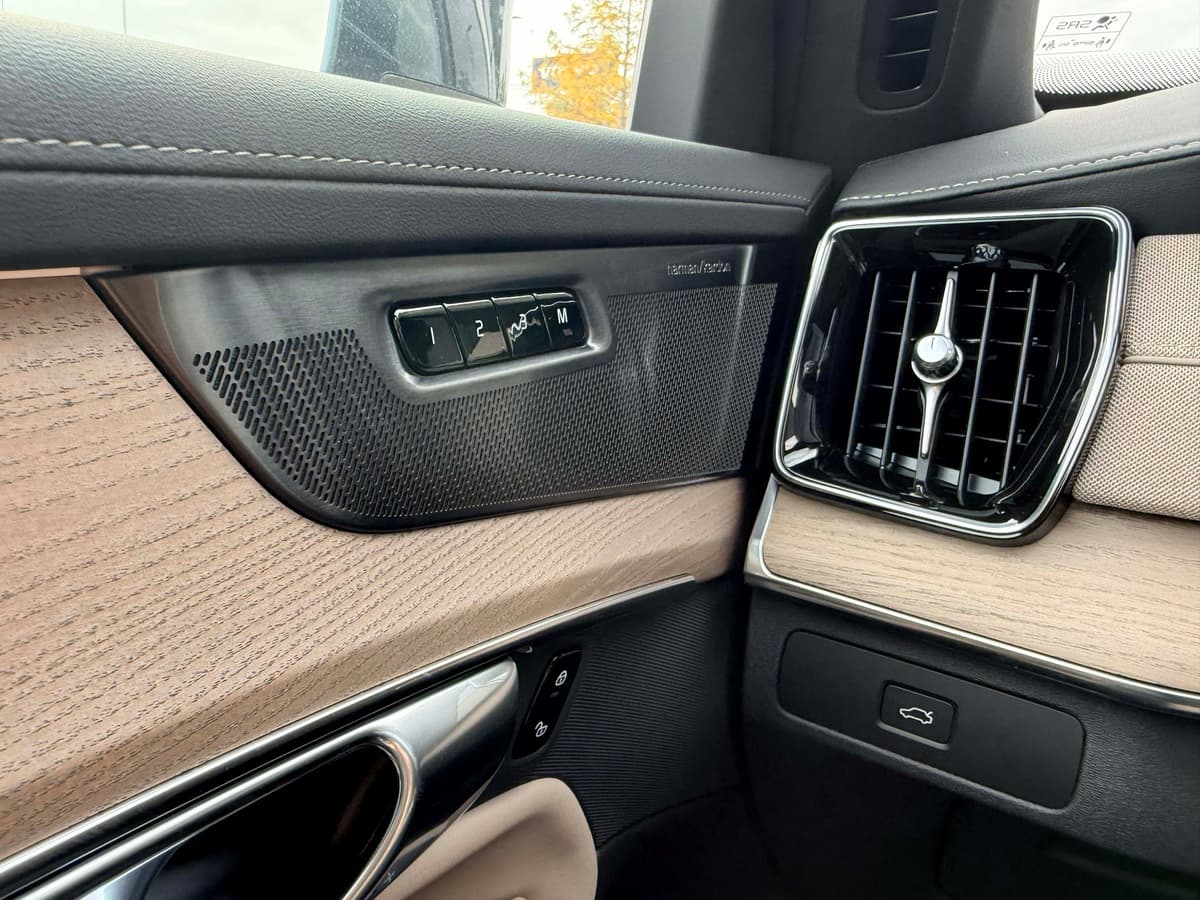 2026 Volvo XC90 - Image 19