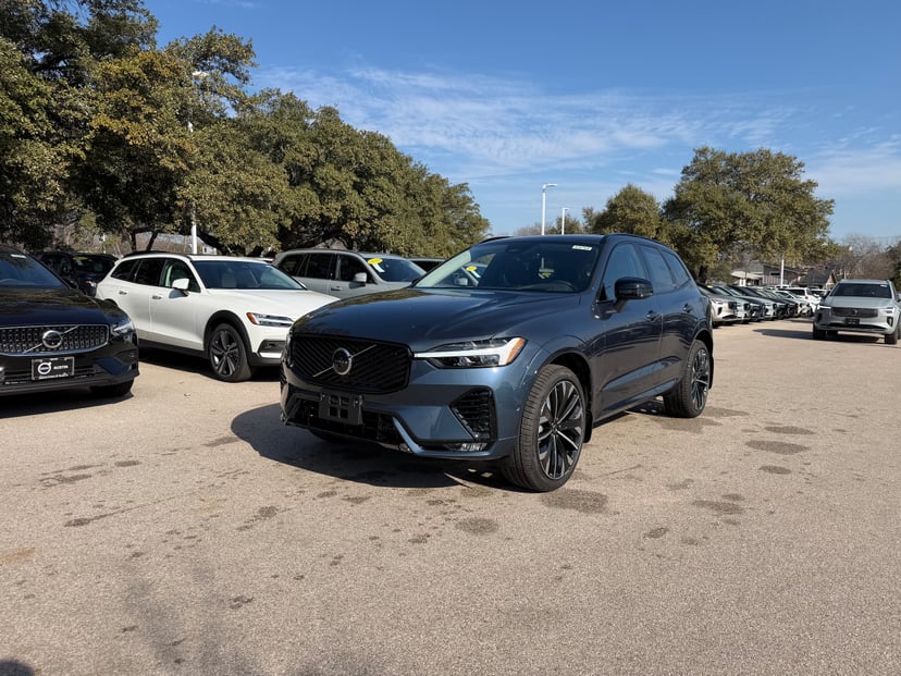2026 Volvo XC60 - Image 2
