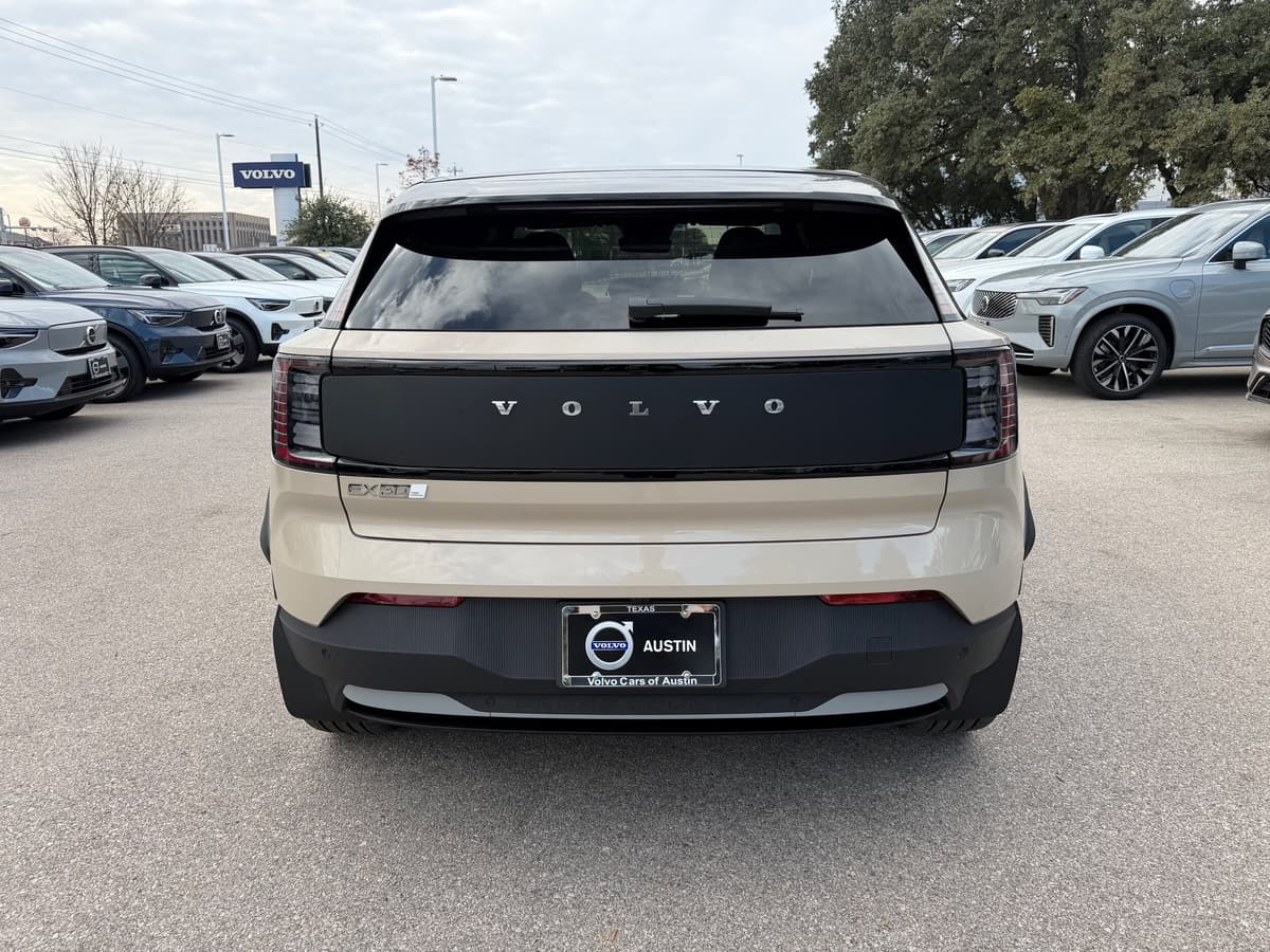 2026 Volvo EX30 Cross Country - Image 5