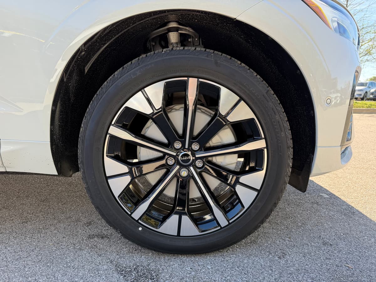 2026 Volvo XC60 - Image 7