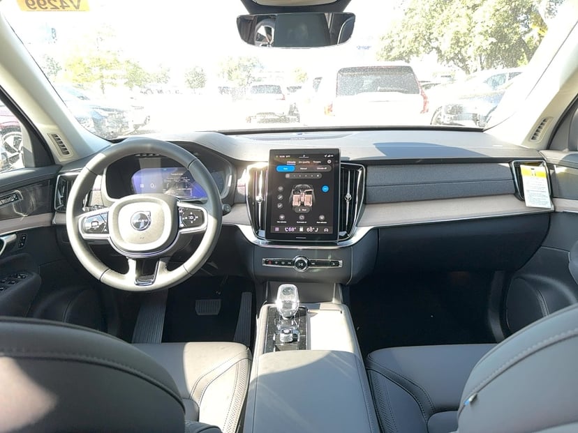 2026 Volvo XC90 - Image 14