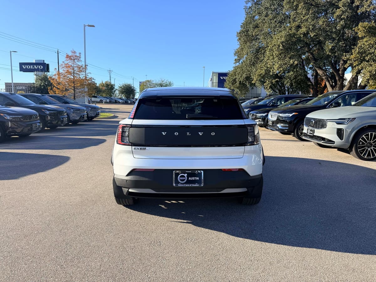 2026 Volvo EX30 Cross Country - Image 5