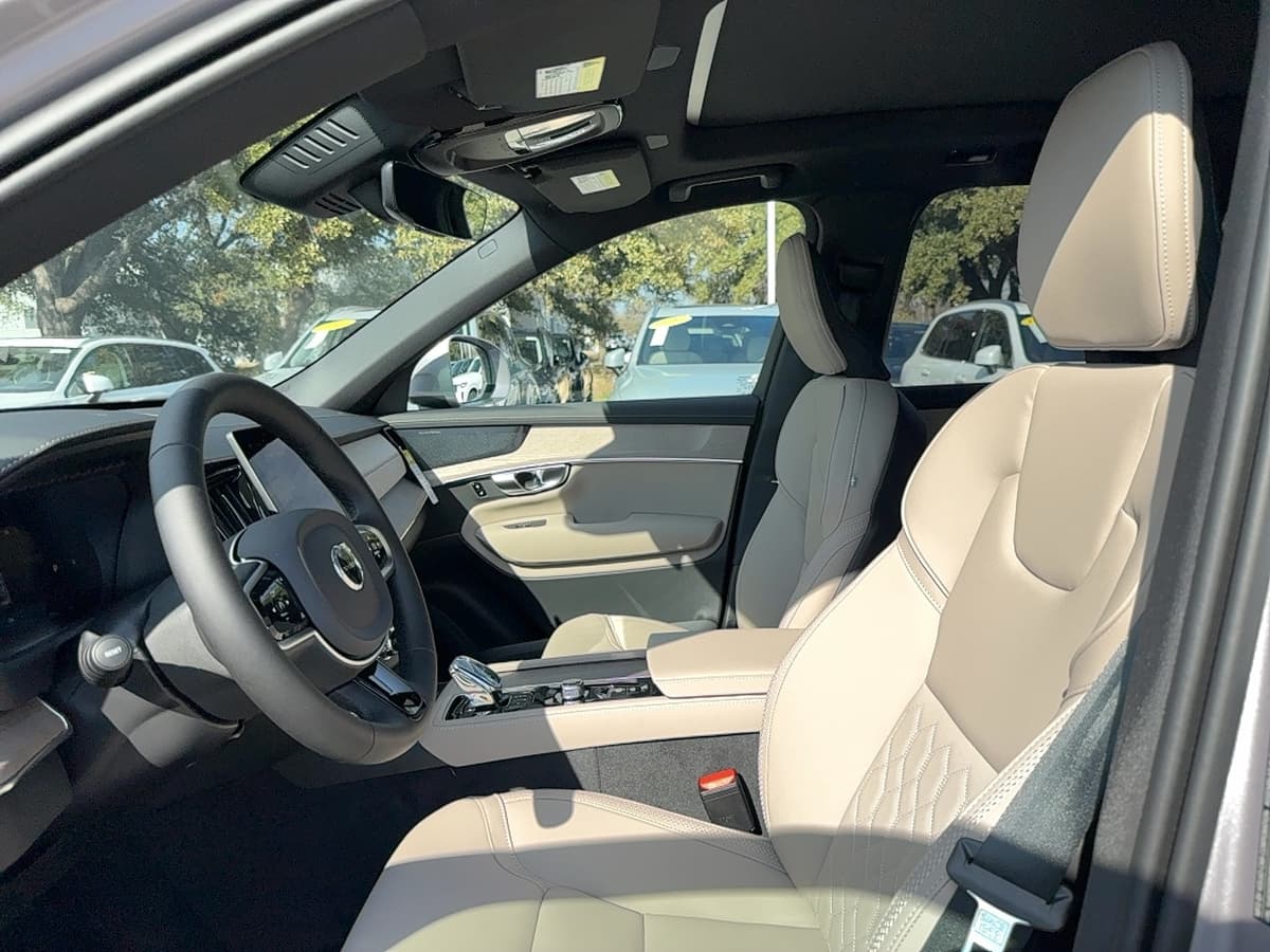 2026 Volvo XC90 - Image 12