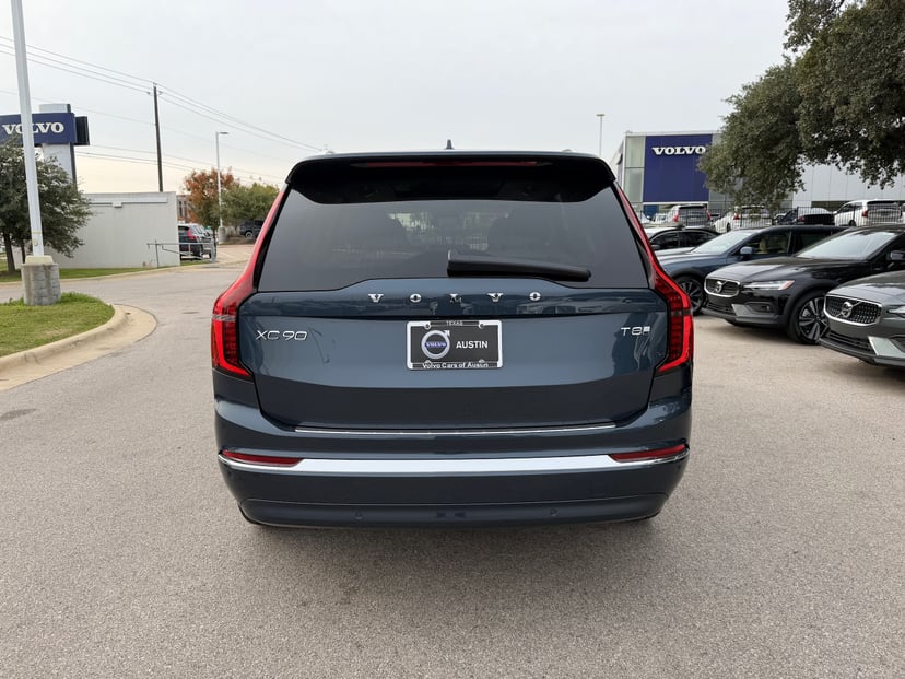 2026 Volvo XC90 plug-in hybrid - Image 4