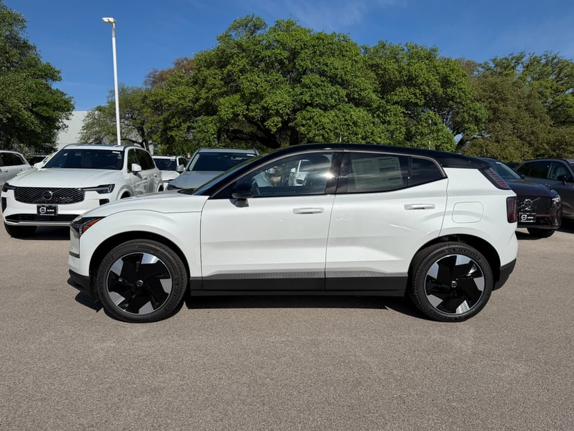 2026 Volvo EX30 - Image 3