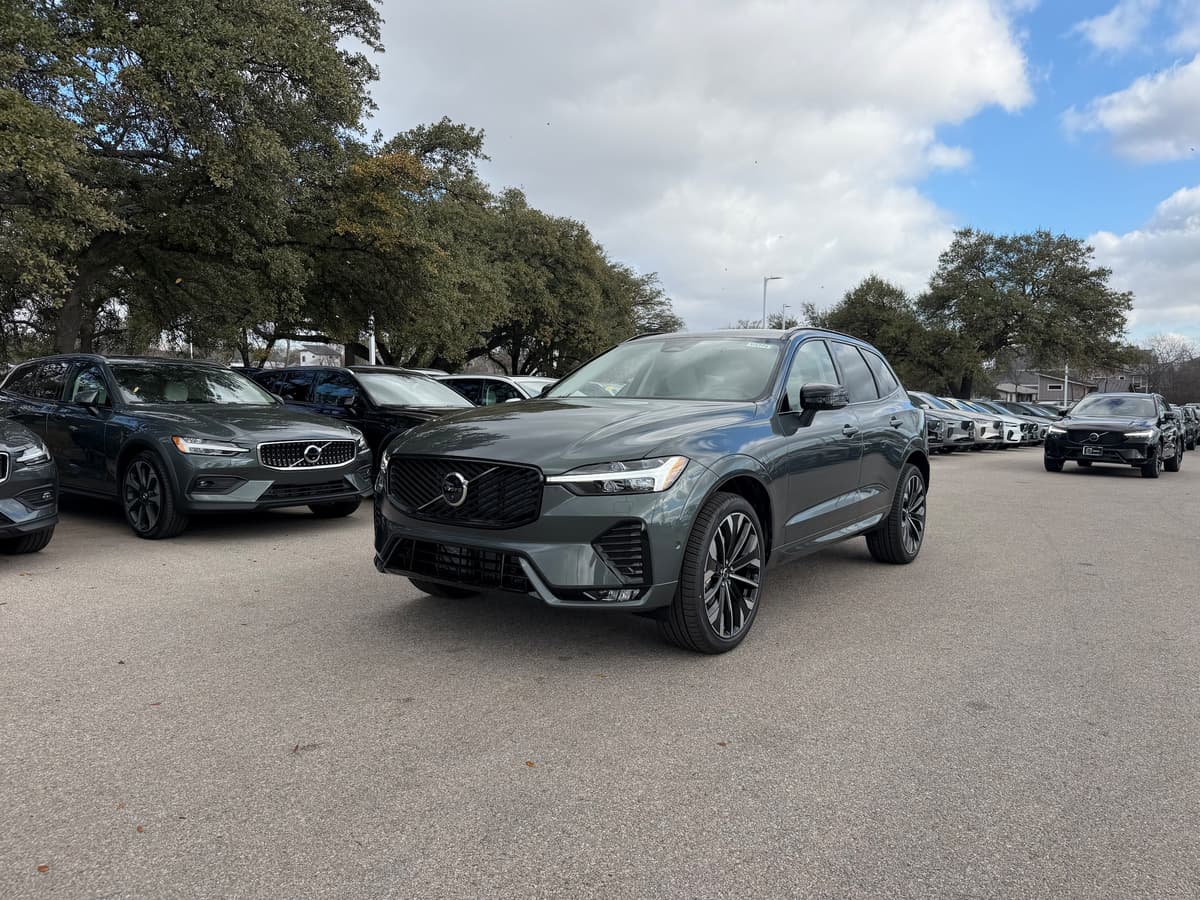 2026 Volvo XC60 - Image 2
