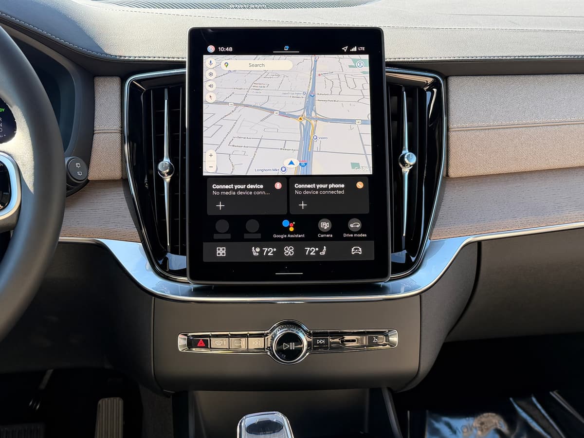 2026 Volvo XC90 plug-in hybrid - Image 12