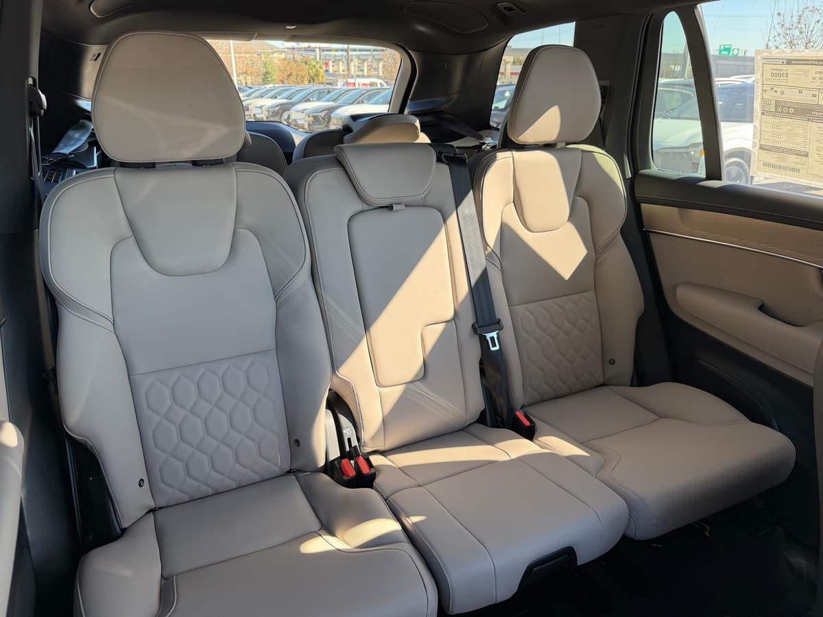 2026 Volvo XC90 - Image 10
