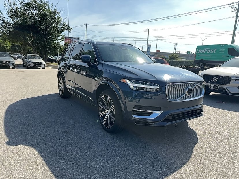 2025 Volvo XC90 plug-in hybrid - Image 7