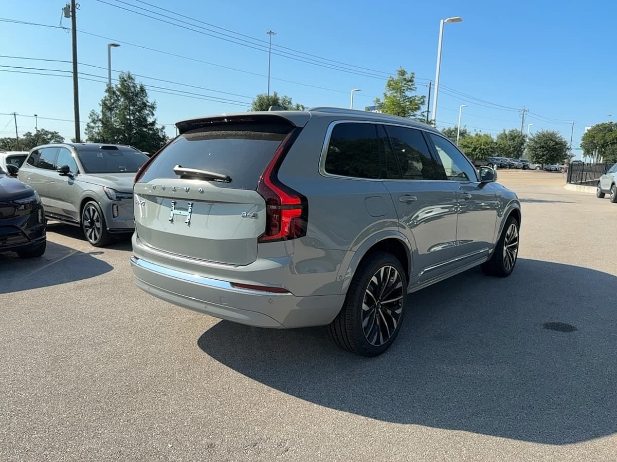 2026 Volvo XC90 - Image 5