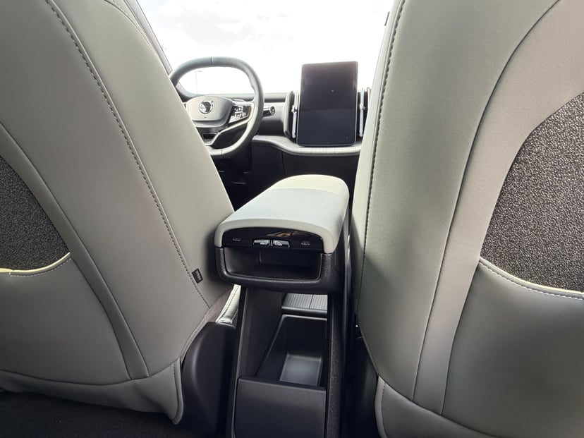 2026 Volvo EX30 - Image 11