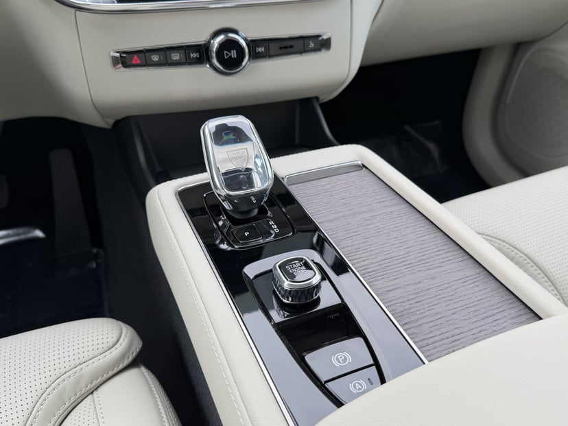 2026 Volvo XC90 - Image 14