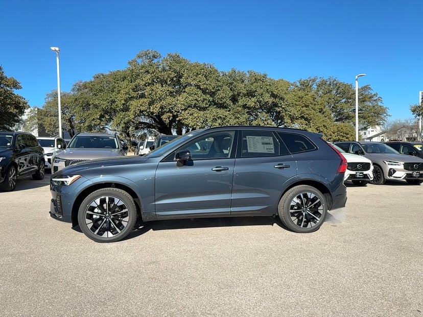 2026 Volvo XC60 - Image 2
