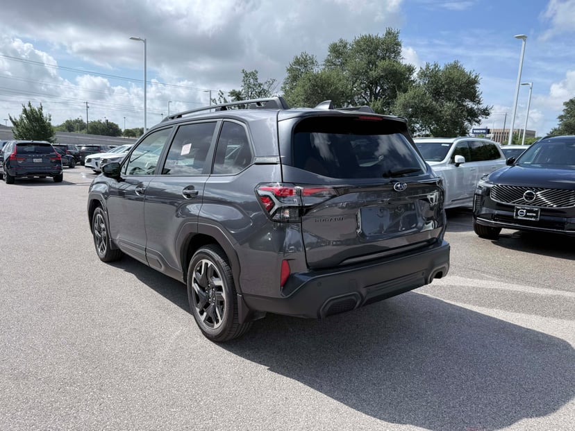2025 Subaru Forester - Image 2