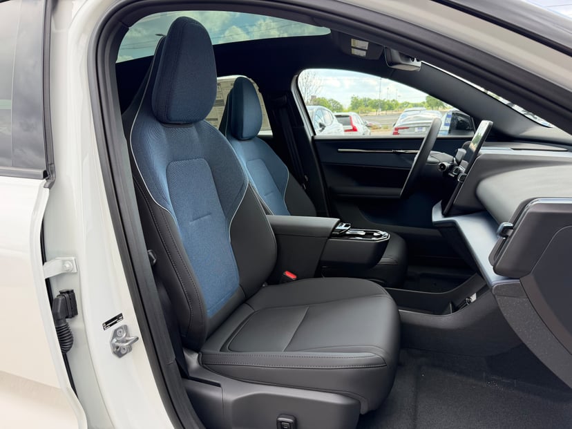 2026 Volvo EX30 - Image 7