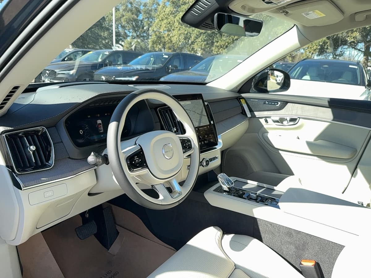 2026 Volvo XC90 - Image 11