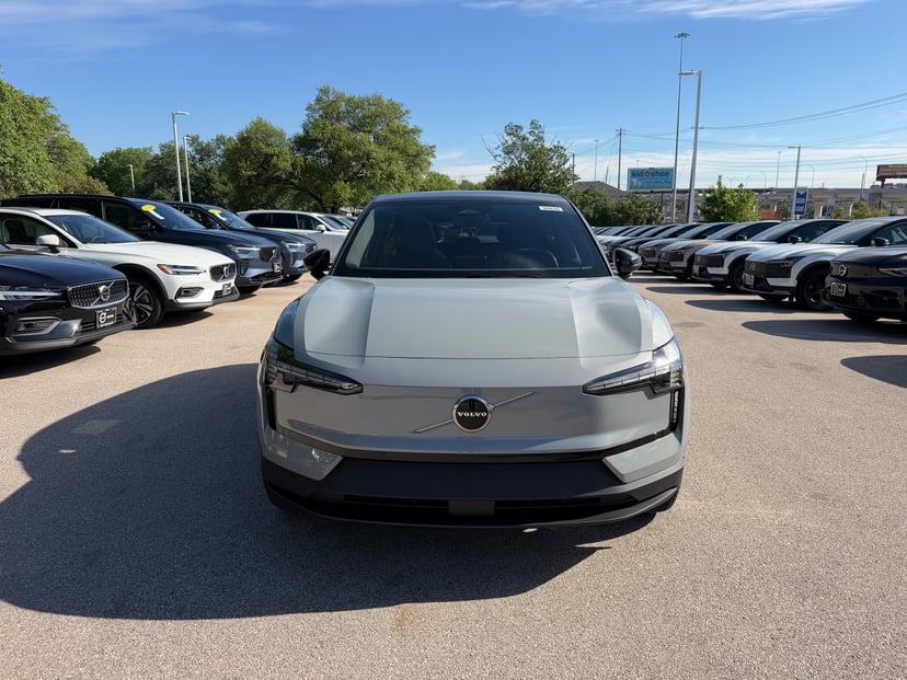 2026 Volvo EX30 - Image 6