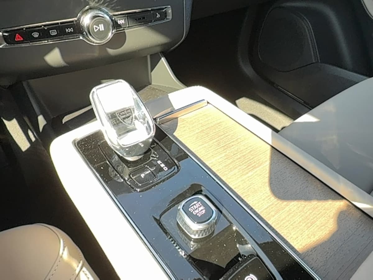 2026 Volvo XC90 - Image 21