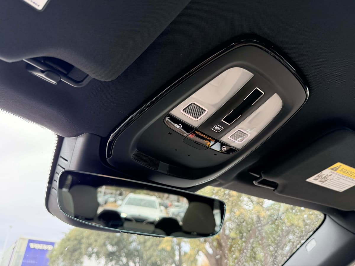 2026 Volvo XC90 - Image 25