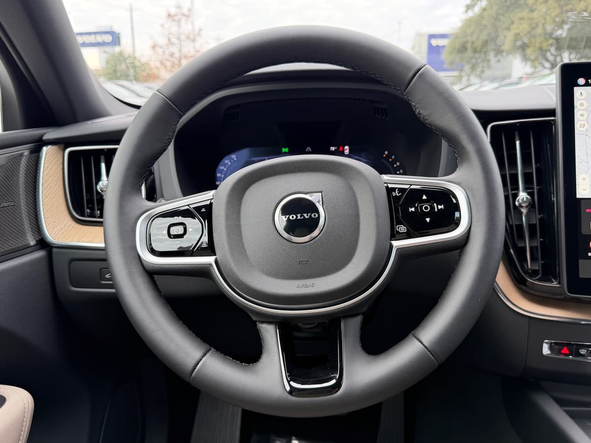 2026 Volvo XC60 - Image 14