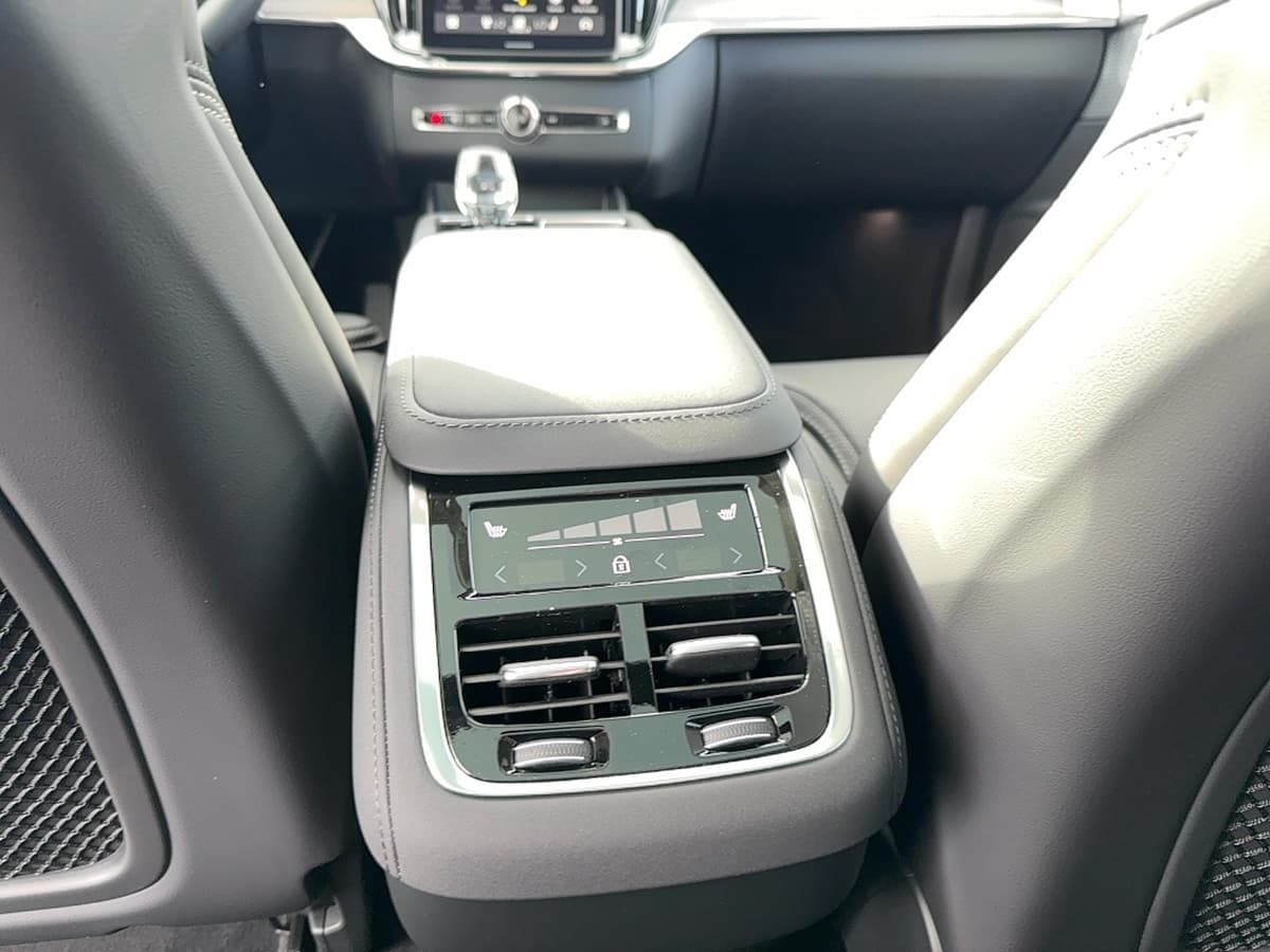 2026 Volvo XC90 - Image 15