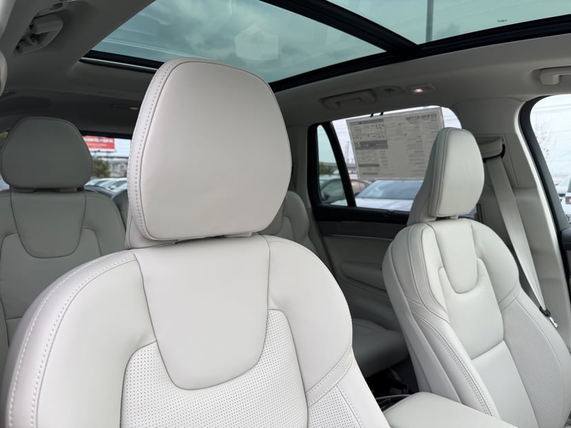 2026 Volvo XC90 - Image 9