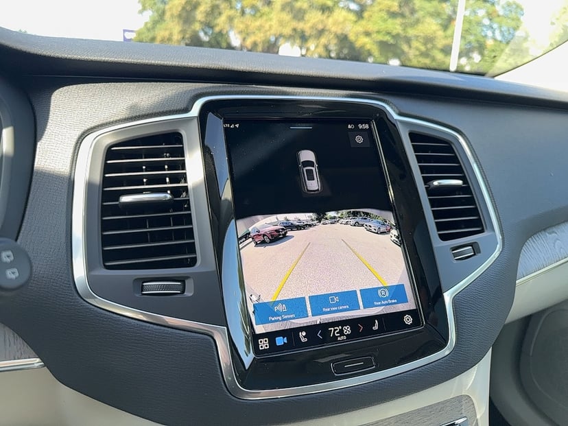 2025 Volvo XC90 plug-in hybrid - Image 23