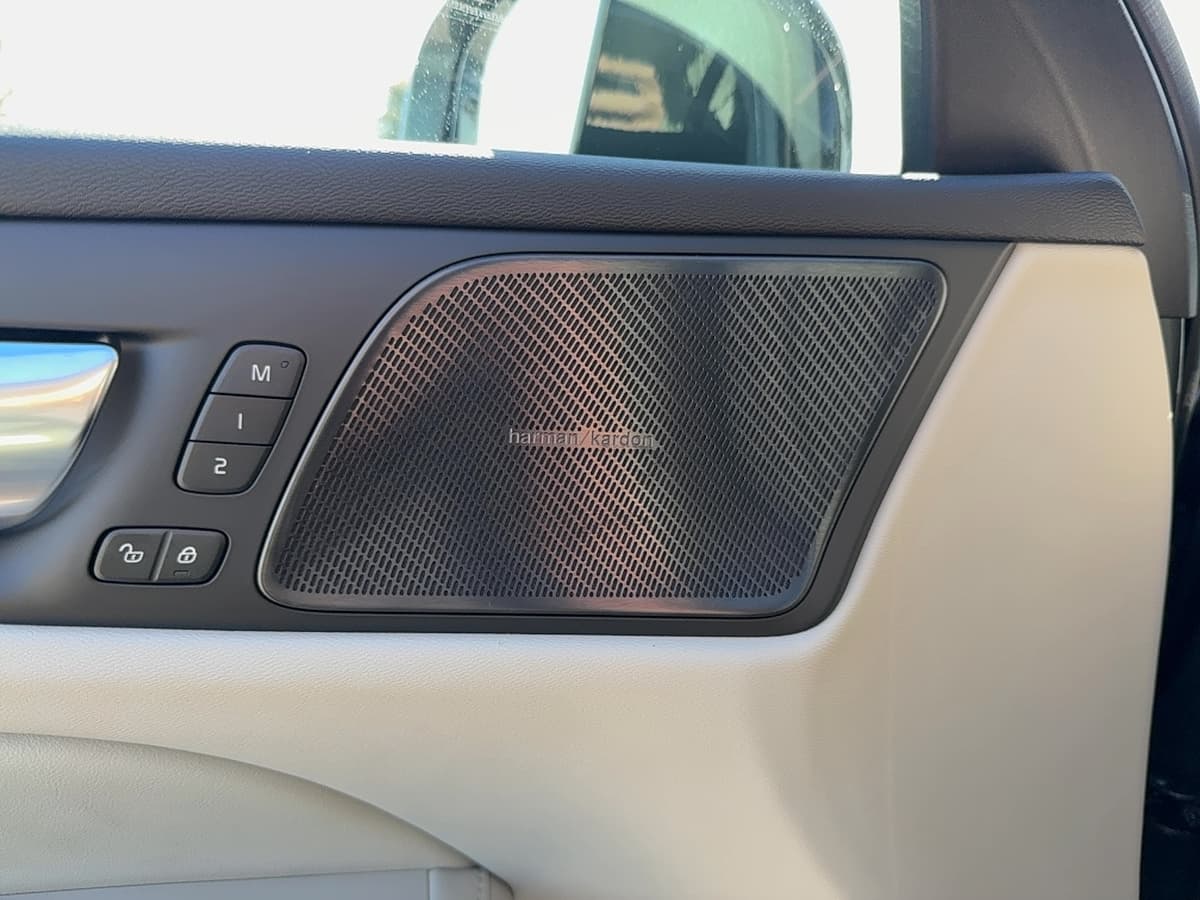 2026 Volvo V60 Cross Country - Image 18