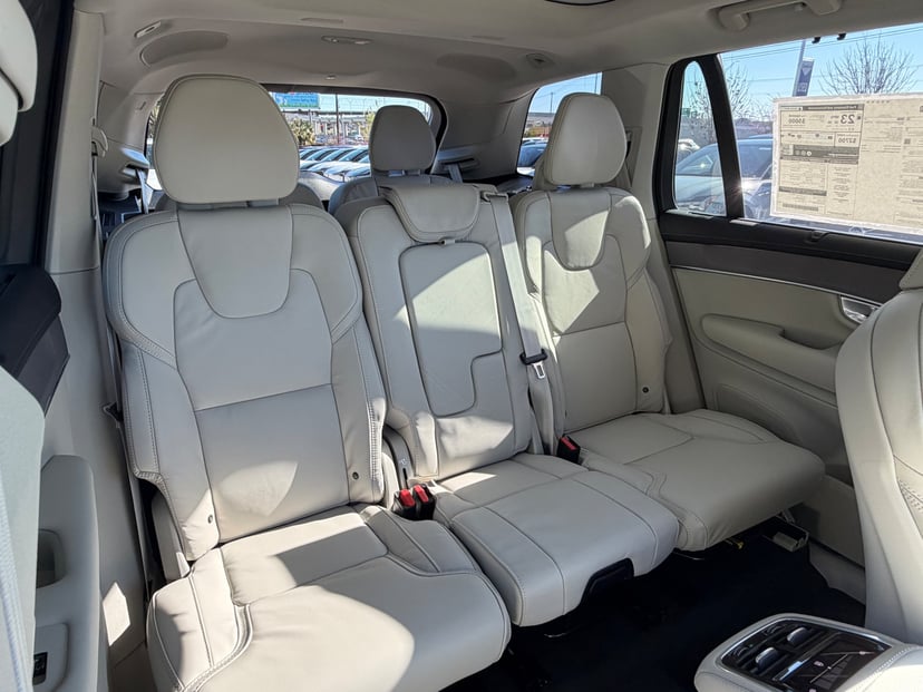 2026 Volvo XC90 - Image 10