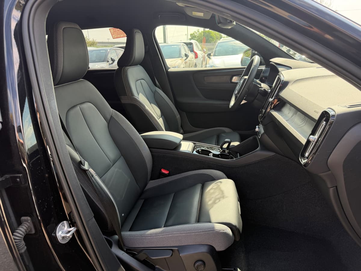 2024 Volvo XC40 Recharge Pure Electric - Image 10