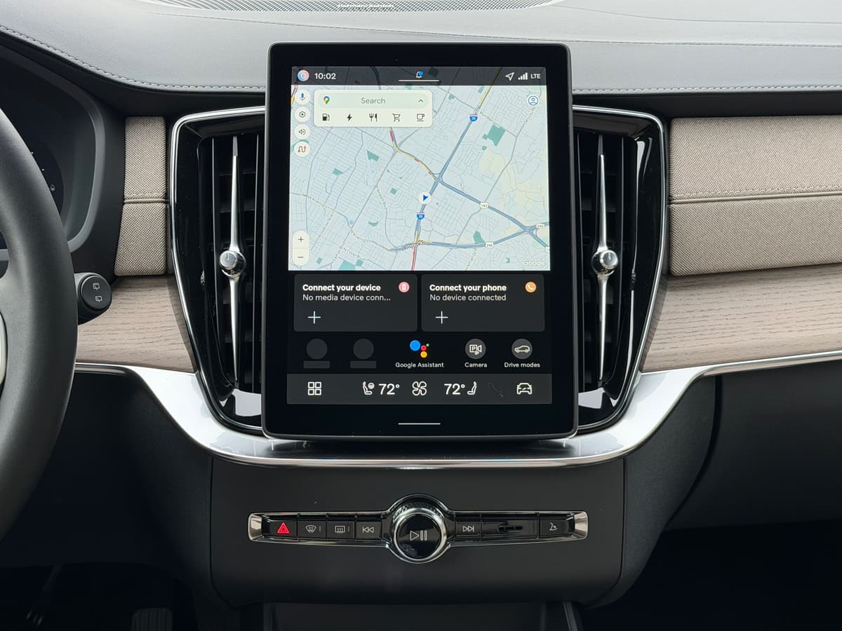 2026 Volvo XC90 plug-in hybrid - Image 13