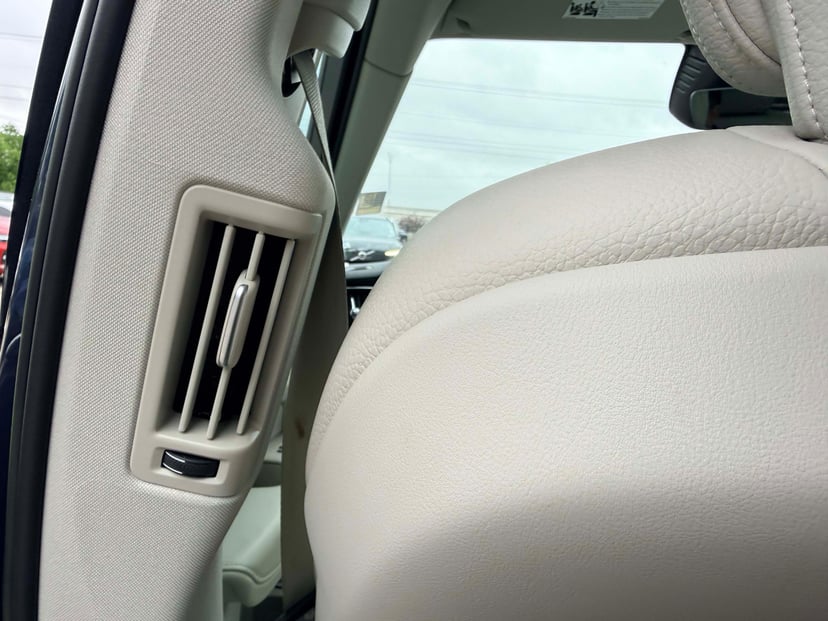 2023 Volvo XC60 - Image 13