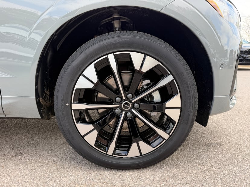 2026 Volvo XC60 - Image 7