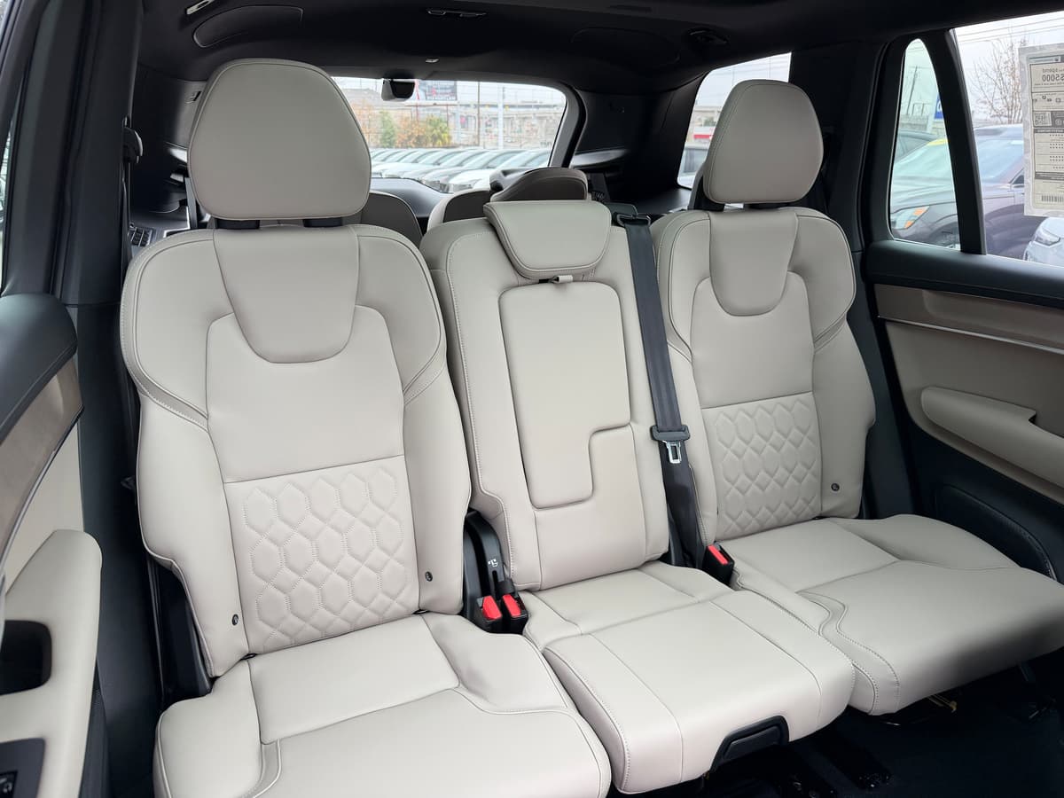 2026 Volvo XC90 - Image 10