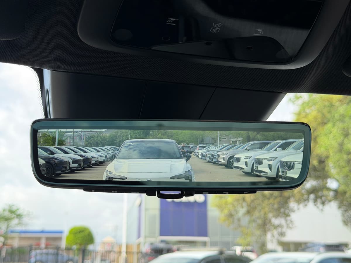 2026 Volvo EX30 - Image 17