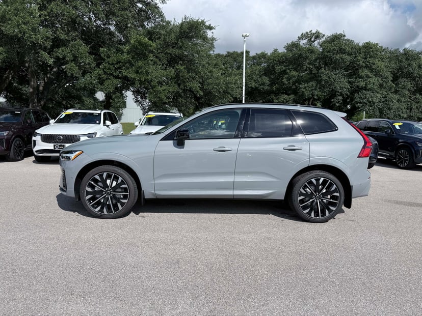 2026 Volvo XC60 - Image 2