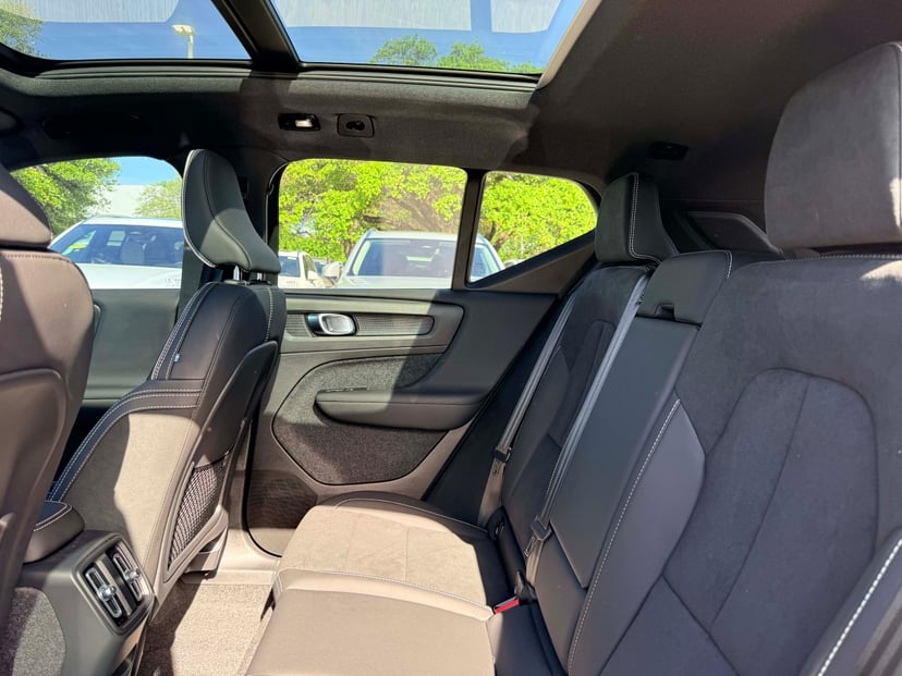 2023 Volvo XC40 Recharge Pure Electric - Image 13